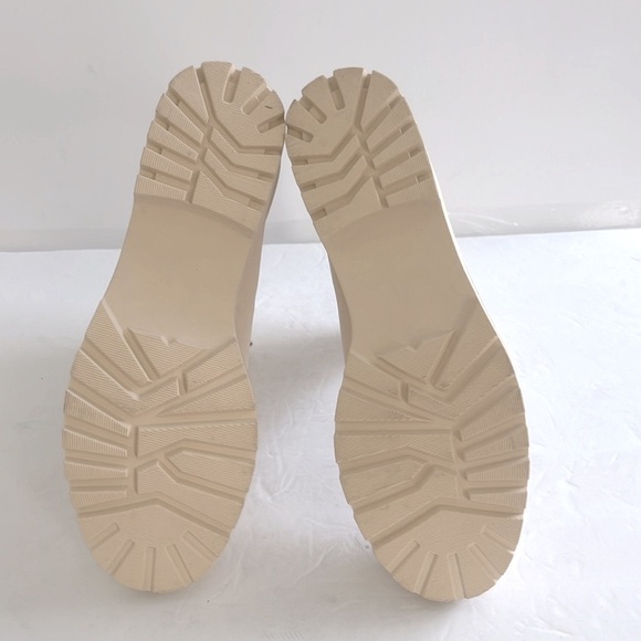 SHOE DAZZLE Adabelle Ankle Lug Sole Platform Chelsea Birch Ivory Boots Size 10 - Picture 9 of 10